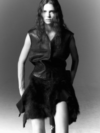 Editorial - © RORY VAN MILLINGEN