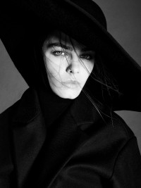 Editorial - © RORY VAN MILLINGEN