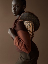 Editorial - © RORY VAN MILLINGEN